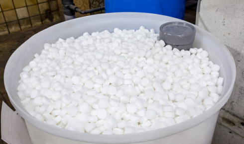 potassium vs salt water softener